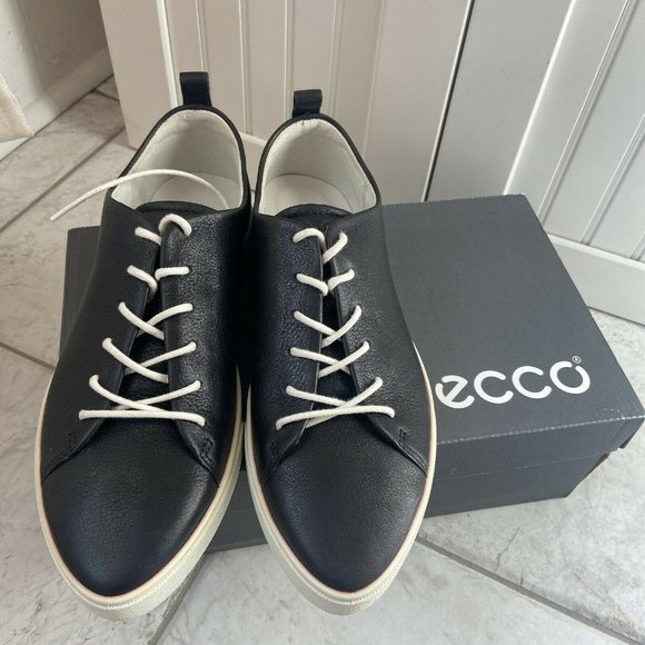 Ecco Gillian Tie Womens Lace Up Sneakers Black Cow Leather EU 38 US 7 - 7.5 - Picture 2 of 7